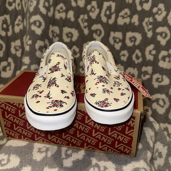 Vans Classic Slip-On Sneakers in Ditsy Floral Classic White/True White New 😍 - Picture 12 of 17
